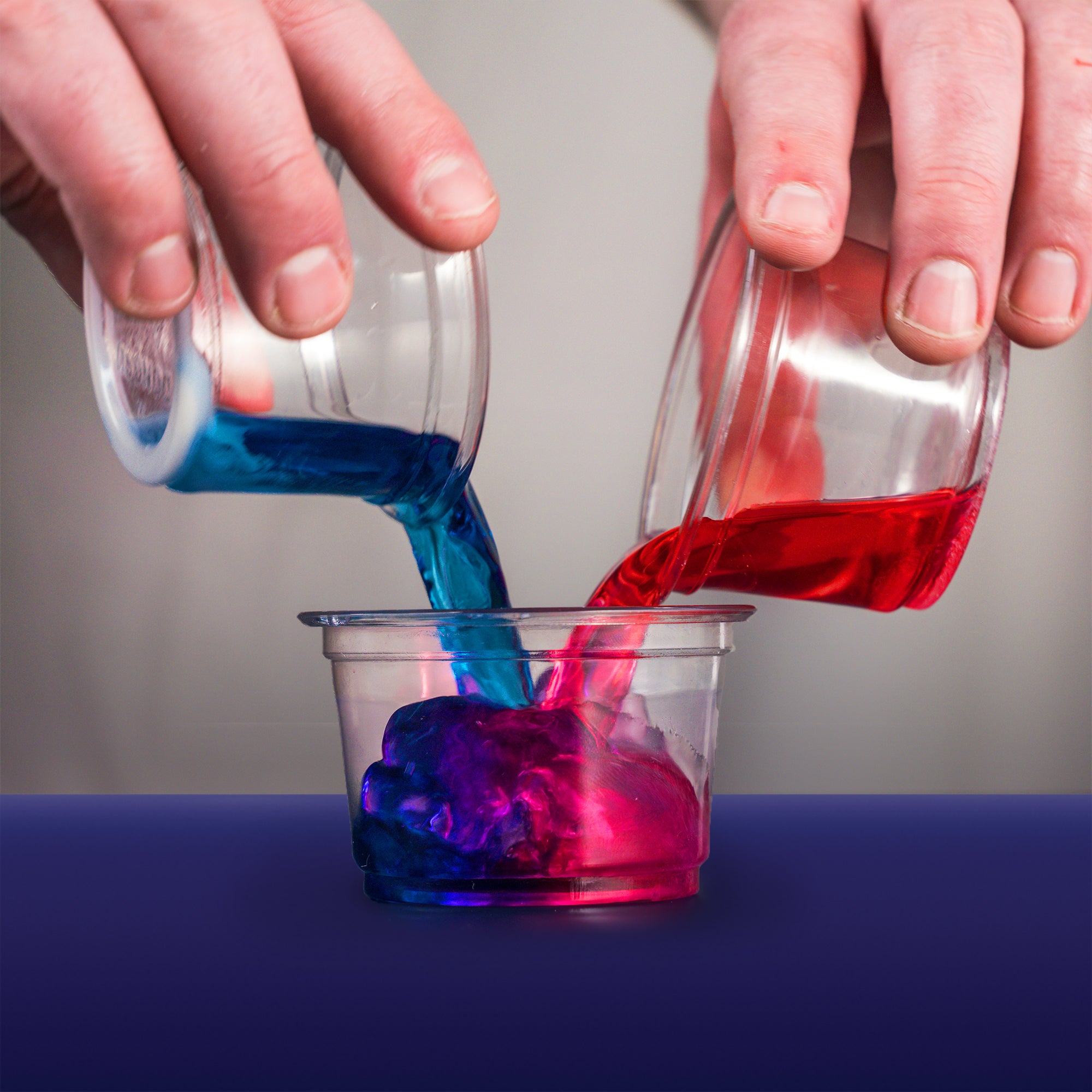 National Geographic Amazing Reactions Chemistry Set detail